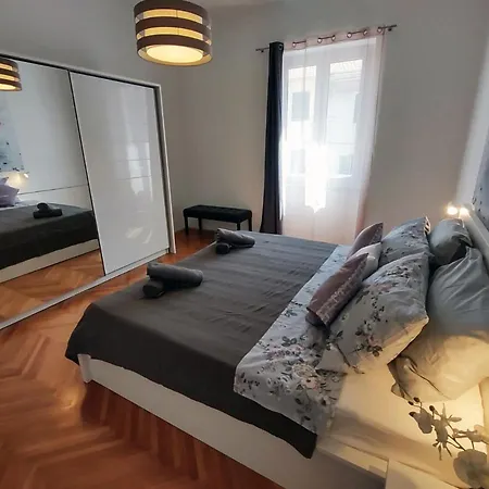 Orchidea In The Centre شقة