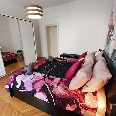 Orchidea In The Centre Apartment *