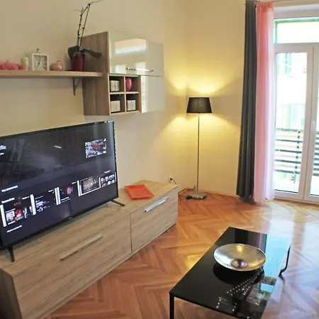 Orchidea In The Centre Split