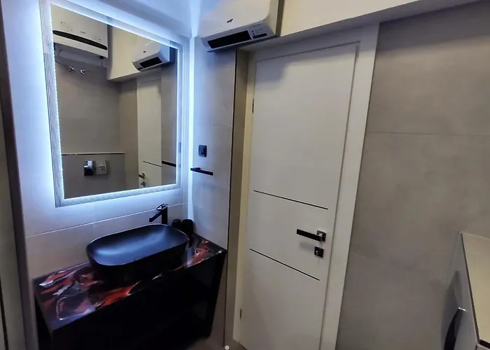 Orchidea In The Centre *