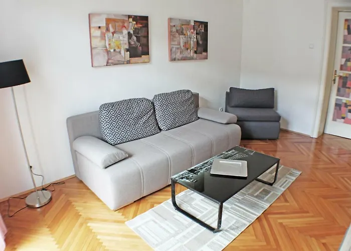 Orchidea In The Centre