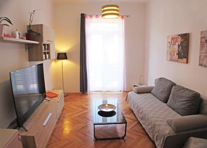 Orchidea In The Centre *